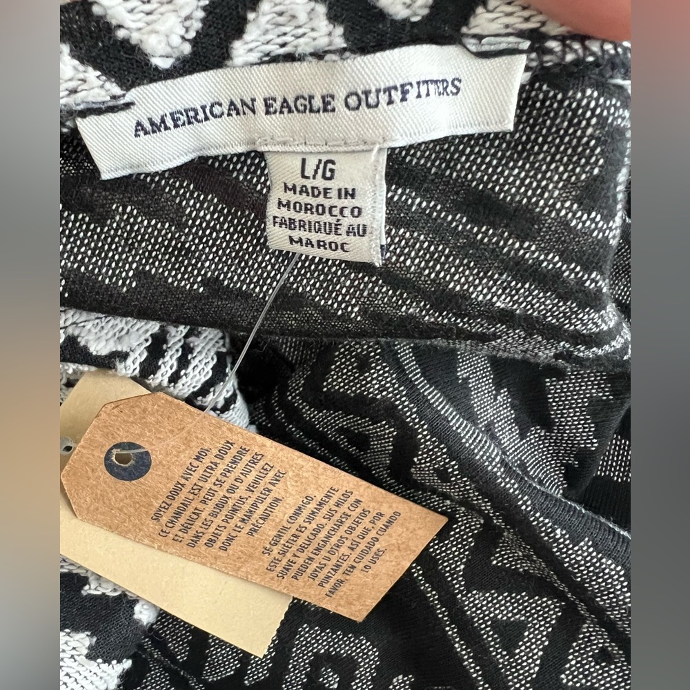 NWT American Eagle Black Cream Aztec Tribal Open Cardigan Boho Sweater - Picture 8 of 8
